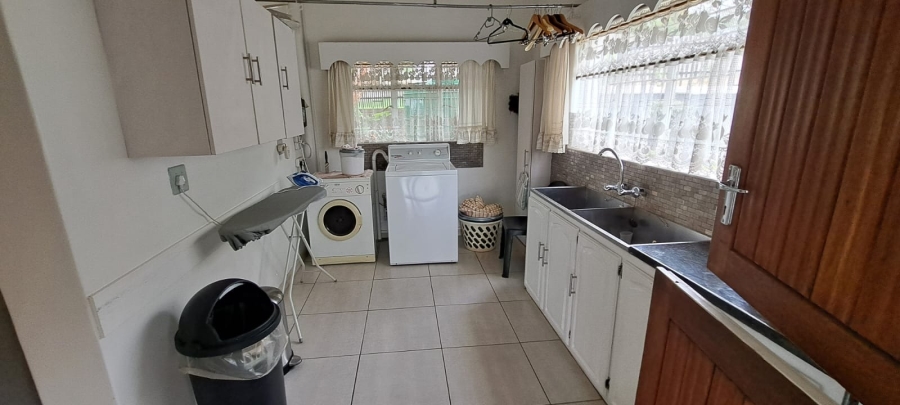 5 Bedroom Property for Sale in Protea Park North West